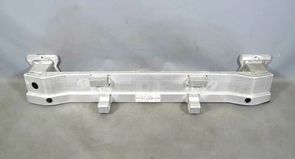 Barra de refuerzo de parachoques trasera BMW E89 Z4 Roadster de fábrica 2009-2016 usada Foto 1 de 4