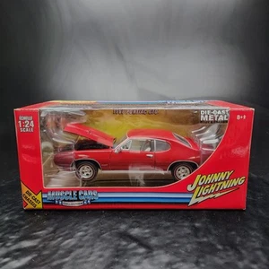 1968 Pontiac GTO Johnny Lightning White Lightning 1:24 Diecast Muscle Car Chase - Picture 1 of 6