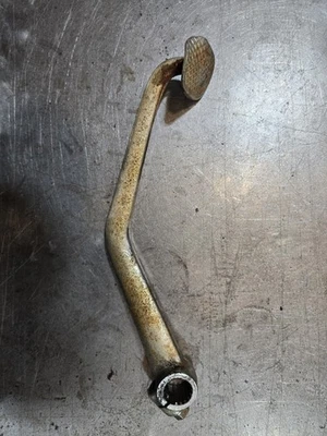 Palanca de pie de freno trasero Suzuki GS300L Foto 1 de 4