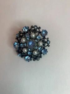 Vintage Silver Tone Sapphire Blue Glass Pearl Beads Brooch Pin 1.25" Beautiful - Picture 1 of 3