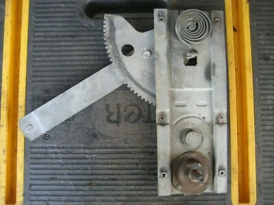 Chrysler Dodge Desoto 1949 1950 1951 1952 regulador ventana-puerta trasera izquierda Foto 1 de 4