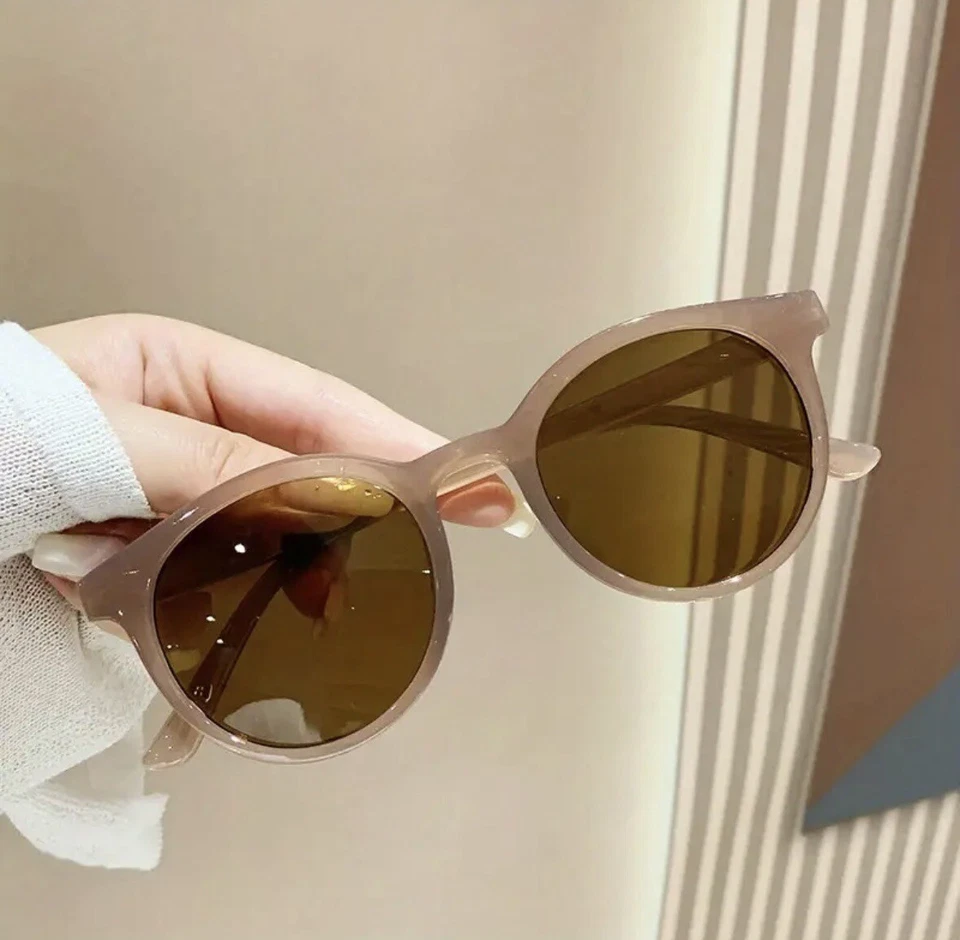 Gafas de sol redondas para mujer, gafas de sol de verano para conducir o viajar Foto 1 de 3