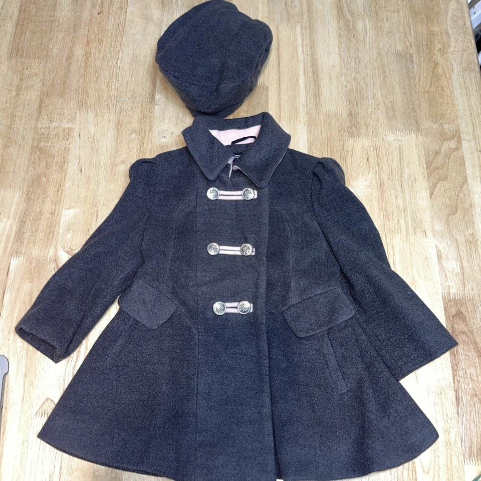 Abrigo militar Rothschild para niña frente de pétalos incluye sombrero talla 3T gris y rosa Foto 1 de 4