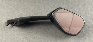NUEVO ESPEJO RETROVISOR DERECHO ORIGINAL APRILIA RS 660 E5 2020-2022 2B008412 - Imagen 1 de 4