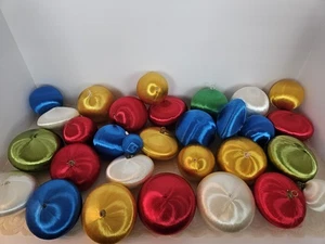 Vintage MCM Ufo Satin Glanz & Kugel Ornamente. x30 Pyramide. Avocado Grün Rot, Gold + - Bild 1 von 21