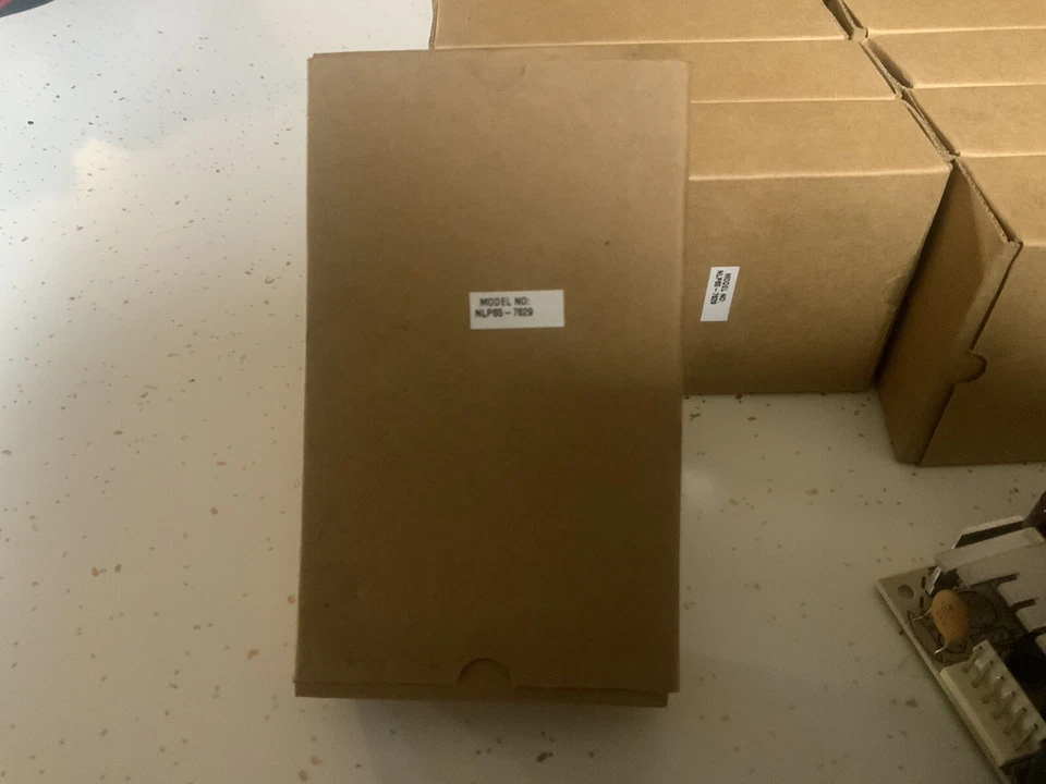 Artesyn Embedded power NLP65-7629 ac/dc converter 5v , 12v 65w - Image 1 of 4