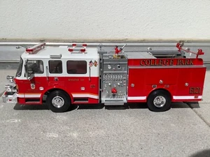 Trumpeter 02506 Feuerwehr American LaFrance Eagle Fire Pumper gebautes Modell - Bild 1 von 15