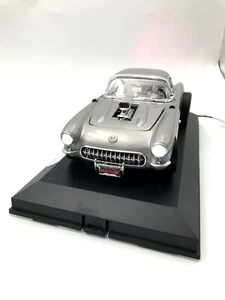 1:18-Road Legends - 1957 Chevrolet Corvette Grasser -92019 – Case +Beleuchtung - Bild 1 von 12