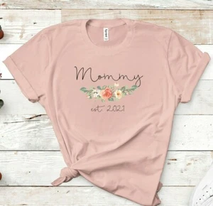 Mommy Daddy Est 2021 Shirts, pregnancy announcement shirts New Mom/Dad Fl Tr - Picture 1 of 9