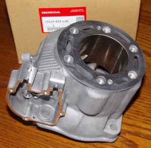 HONDA CR250, CR250R MOTOR CULATA (JARRA) 12110-KZ3-L30, 2002-2004 - Imagen 1 de 3