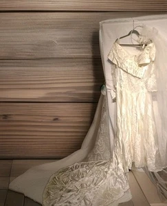 Vintage handmade W Long Train Seguins Sheer Lace Sleeves Long &Short Vei &Slip - Picture 1 of 24