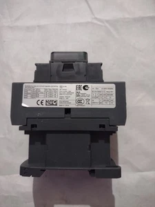 Electric AC Contactor 3 Poles 32A Screw Terminal 220/240V - Picture 1 of 6