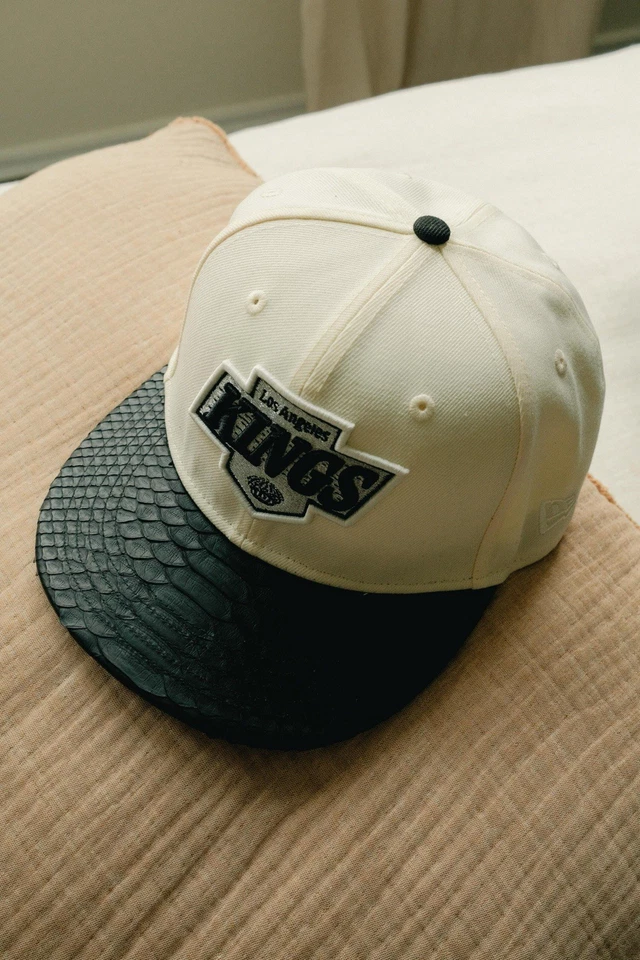 New Era Los Angeles Kings Logo Básico Pitón Ajustado - Sombrero Estilo Just Don Foto 1 de 1