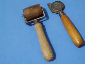 VINTAGE HYDE TRIMMER NO. 75 CASING CORNER WALLPAPER KNIFE TOOL WITH OVAL ROLLER - Picture 1 of 10