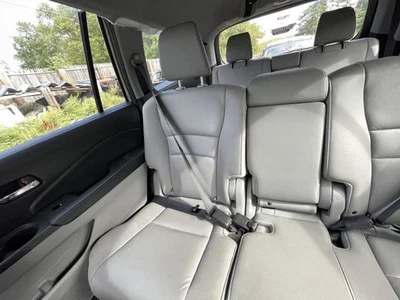 2018 HONDA PILOT RIGHT REAR 2ND RAW SEAT BELT GRAY TC:-B-B 3.5L AWD 144K 58114 - Image 1 of 4