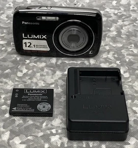 Panasonic LUMIX DMC-S1 12.1MP Digital Camera - Black with Charger, Battery - Picture 1 of 12
