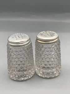 Vintage Salt & Pepper shakers Clear Glass Hobnail SP18 - Picture 1 of 4