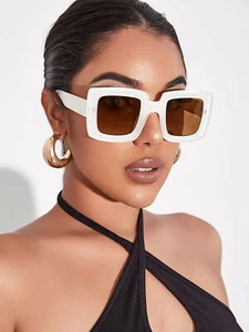A Fashionista's Stunning Square Sunglasses - Picture 1 of 4