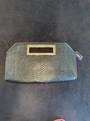 Bolso de Mano Express Nuevo con Etiquetas Negro Imitación Cocodrilo Noche con Herrajes Dorados Foto 1 de 4