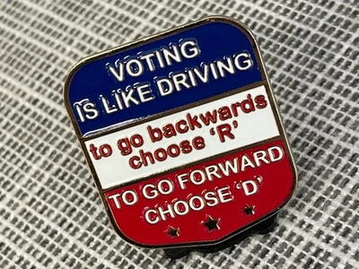 Broche de lapela esmalte voto democrata para seguir em frente escolha D presente político anti-GOP - Imagem 1 de 4