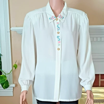 Blusa para mujer blanca floral bordada 14 botones de perlas doradas manga larga Foto 1 de 4