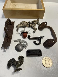 - Trödel Schublade Ausmisten Vintage Einzelteile Schmuckkästchen Schmuck Münze Ausschlachten  - Bild 1 von 4