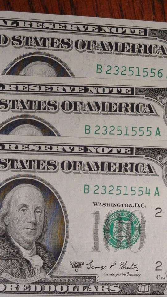 THREE 1969 C ONE HUNDRED DOLLAR CONSECUTIVE NUMBERED NOTES 3 UNC $100.00 BILLS! - Image 1 of 4