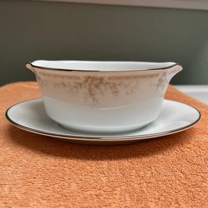 Noritake Chambray 3192 Gravy Boat with Attached Plate NEW - Picture 1 of 6