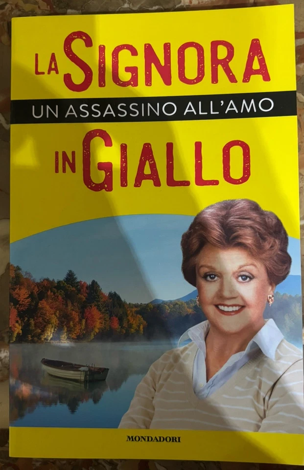 La Signora In Giallo - Libro UN ASSASSINO ALL’AMO - Immagine 1 di 2