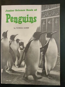 🕮 Scholastic Book 1974 'Junior Science Book of Penguins' Patricia Laube, TW665 - Imagen 1 de 3