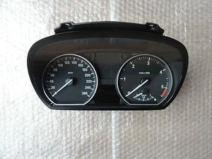 BMW E81 E87 LCI E88 E82 INSTRUMENTENKOMBI INSTRUMENT CLUSTER DIESEL KMH - Bild 1 von 5