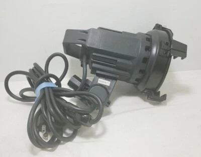 Impact Qualite 300 - 300 Watt / 3200K - Focus Adjustable Flood Light - Image 1 of 4