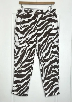 Chicos Animal Zebra Utility Crop Pants Sz 0.5 (6) Cargo Zip Pockets Brown White - Image 1 of 4