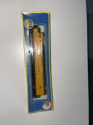 AHM HO Scale Union Pacific Diesel Locomotive #1340A – Yellow & Gray UP Livery - Image 1 of 2