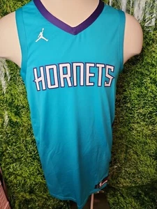 Camiseta deportiva de los Charlotte Hornets de la NBA talla 50 larga +6 año XL 2018-2019 - Imagen 1 de 7