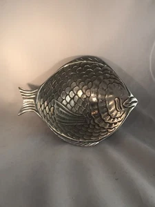 Aluminum Vintage Retro Fish Imprinted Adorable Bowl - Bild 1 von 11