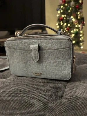 Tiracolo Kate Spade New York Hudson couro pebble zíper duplo. - Imagem 1 de 4