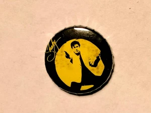 Shakin Stevens Shakey pop artist vintage SMALL BUTTON music band 34 - Imagen 1 de 2