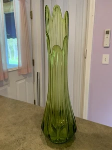Vintage LE Smith 22” Green Simplicity Ribbed Swung Glass Vase Fat Bottom - Picture 1 of 10