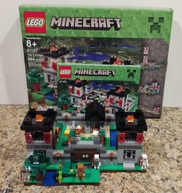 LEGO Minecraft: The Fortress (21127)
