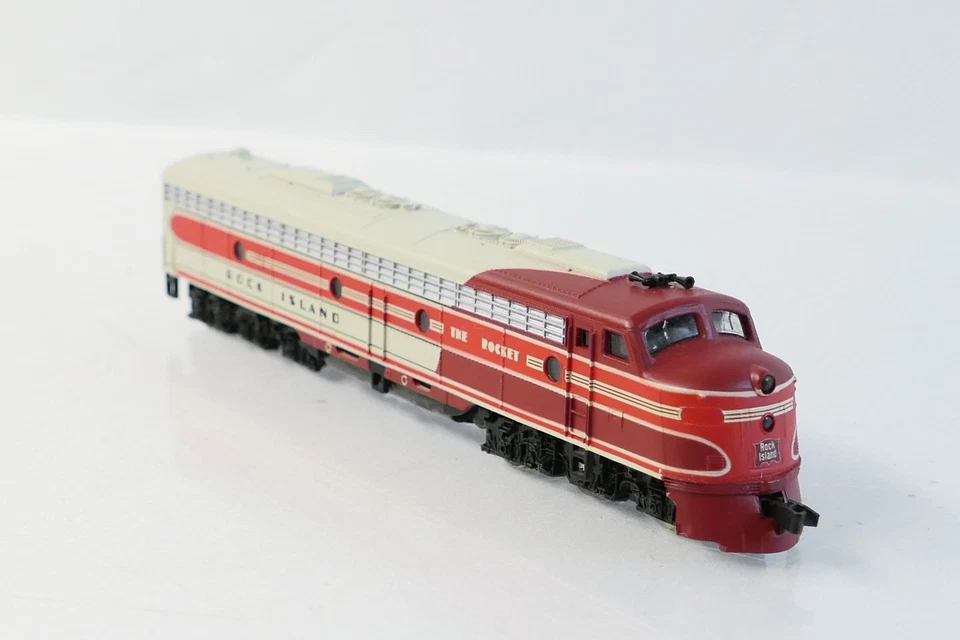 Life Like 7193 N Scale DC Locomotive Rock Island E8A RI - Image 1 of 4