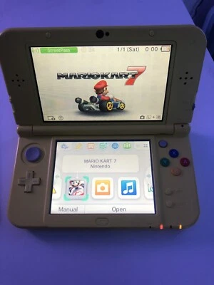 Nueva consola portátil Nintendo 3DS XL Pikachu edición amarilla - amarilla Foto 1 de 3