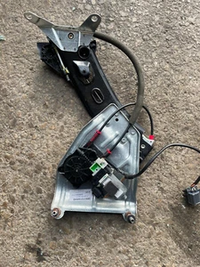 FORD FOCUS CC PASSANGER SIDE REAR WINDOW REGULATOR NO MOTOR USED FREE POST - Picture 1 of 3