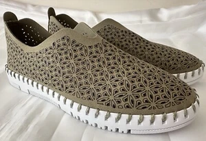 PROJECT CLOUD SLIPPER HALBSCHUHE, LASERGESCHNITTENES KÜNSTLICHES OBERMATERIAL, OLIV, US-GRÖSSE 8, NEU MIT ETIKETT - Bild 1 von 14