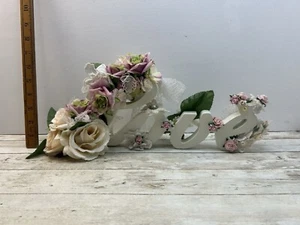 Handmade Love Sign Plaque Freestabding Floral Flower Ornament Shabby Chic - Picture 1 of 13