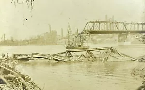 Postal antigua de colapso de puente reconstruido ubicación desconocida desastre no publicado - Imagen 1 de 3