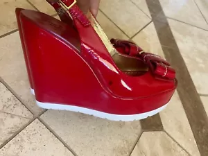 Kate Spade rojo cereza cuñas charol con lindo lazo talla 6 - Imagen 1 de 6