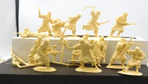 Conte Collectibles Arabs Thirteen Figures Twelve Different - Picture 1 of 3