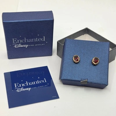 Aretes de plata de ley de 14 k con diamantes granate encantados de Disney Foto 1 de 4