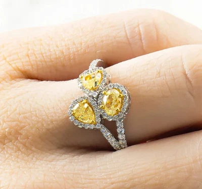 Женское кольцо из золота 14 карат с тройным желтым бриллиантом 3,6 карата с выращенным в лаборатории фантазийным ярким разной огранкой - Изображение 1 из 4